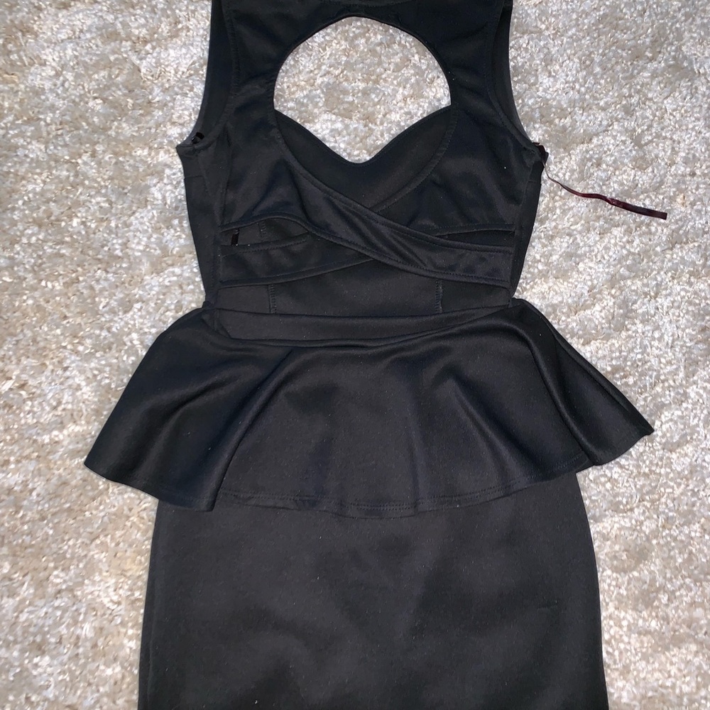 Dress - Picture 2 of 4